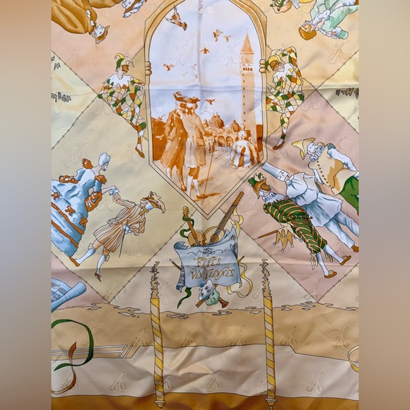HERMES Vintage Rare Luxury Mandolin Jacquard Silk 90 Scarf “Le Carnaval Venise” - Picture 7 of 16